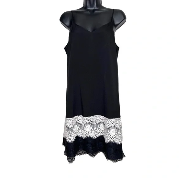 Jessica Simpson Black Sheer Strappy V-Neck Bottom Lace Dress